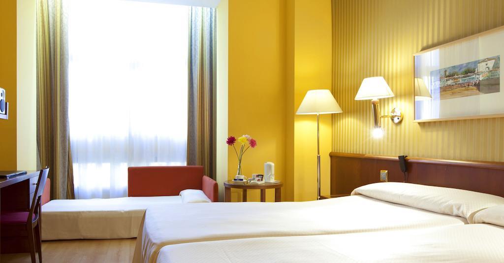 Hotel Nh Collection Madrid Gran Via Extérieur photo